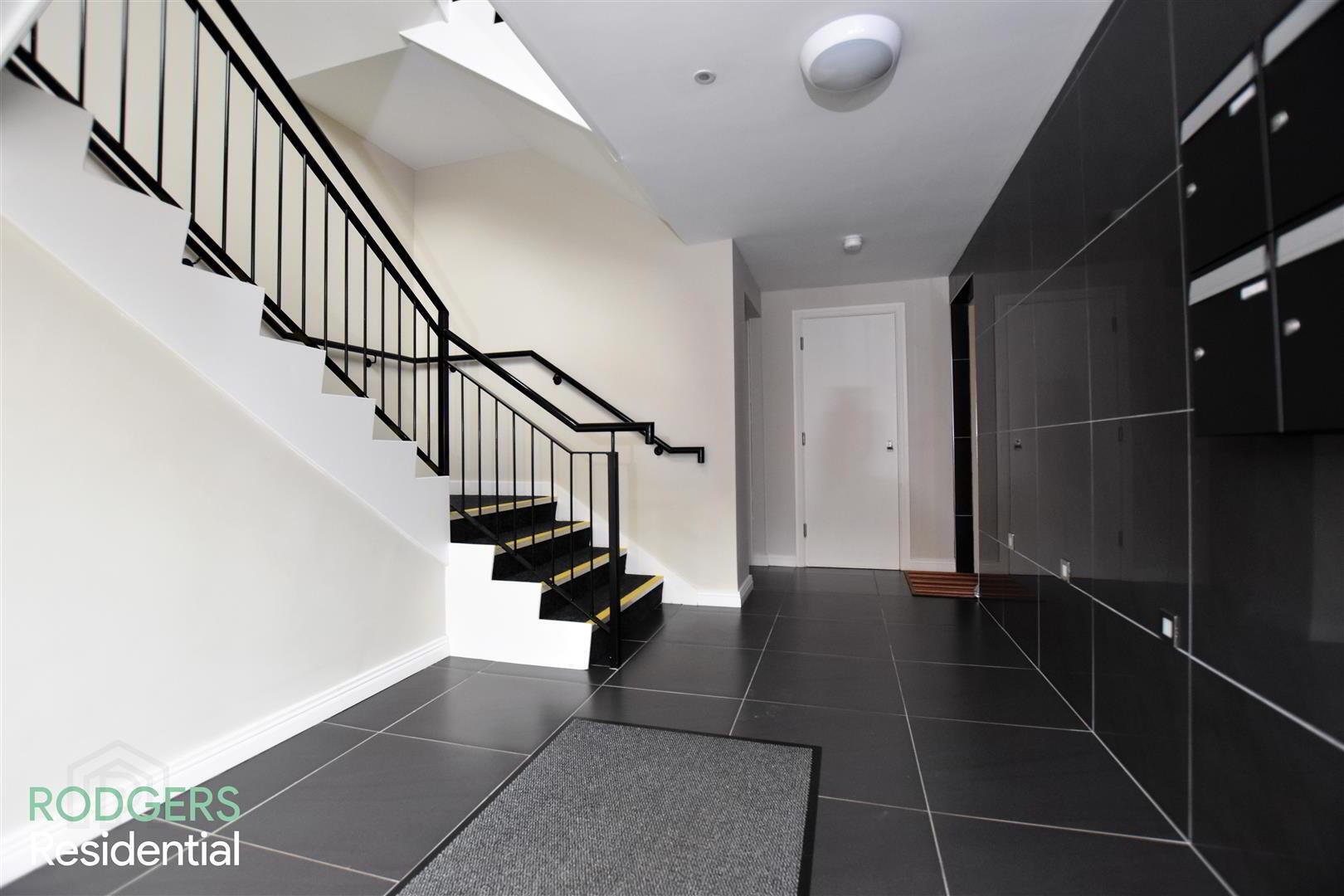 Apt 4, 88 Kinross Avenue 2 of 8