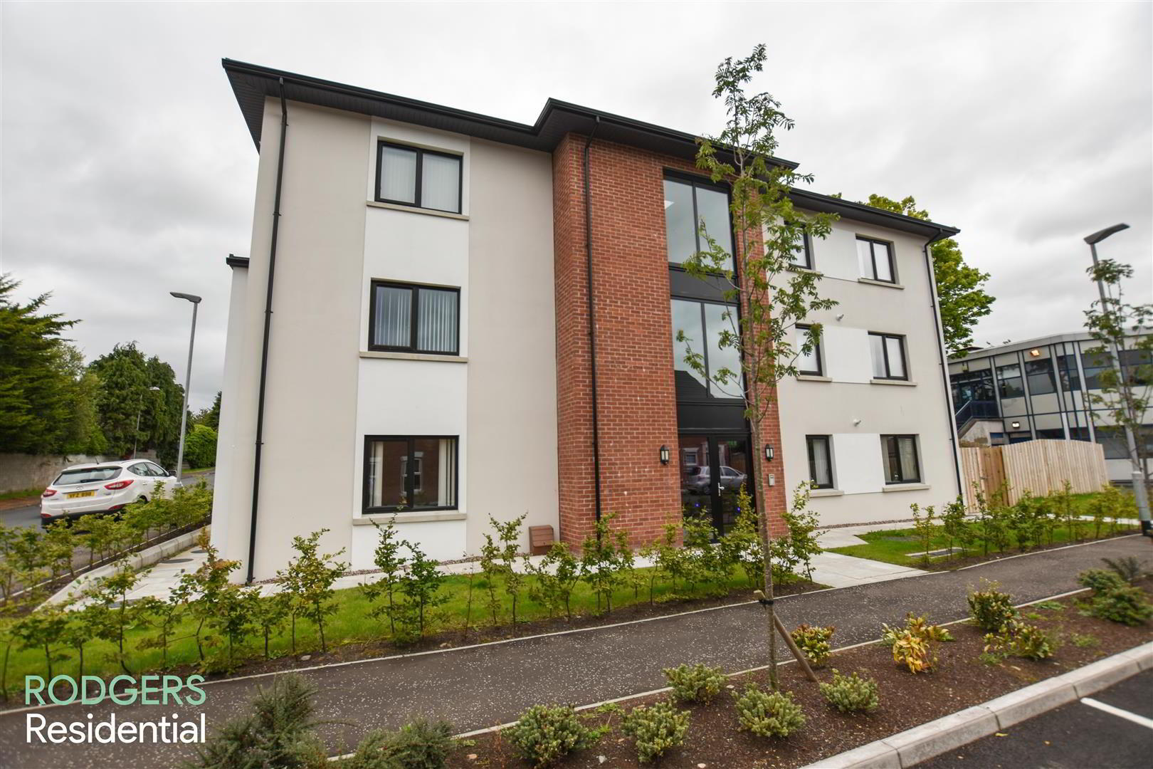 Apt 4, 88 Kinross Avenue 1 of 8