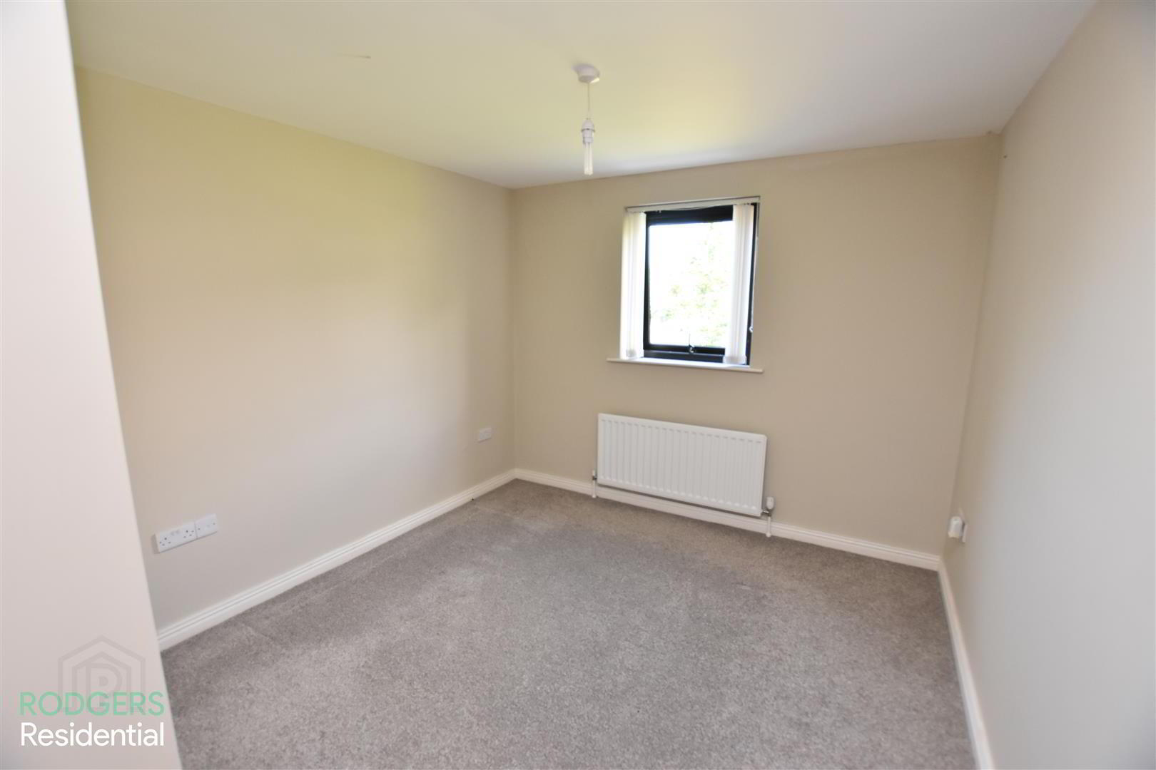 Apt 4, 88 Kinross Avenue 7 of 8