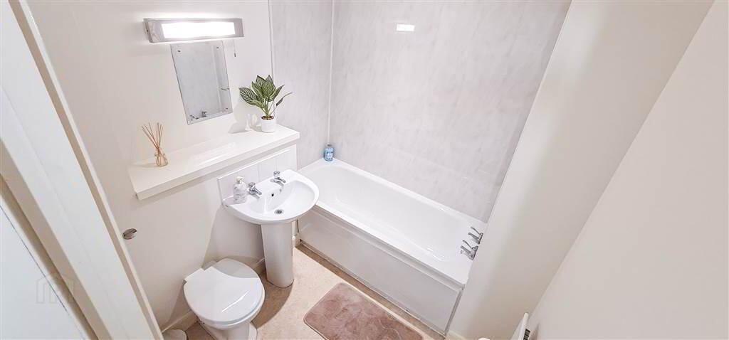 Apt 109 College Court Central, 56 King Street 11 of 11