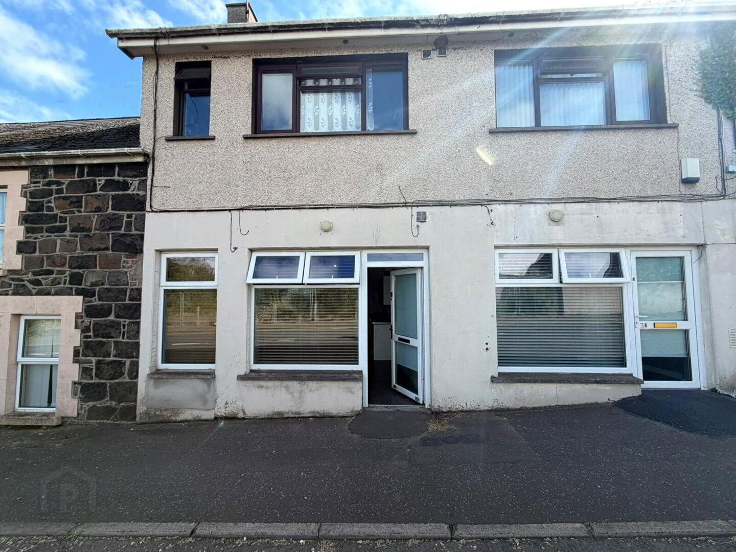 3b Townhill Road 1 of 8