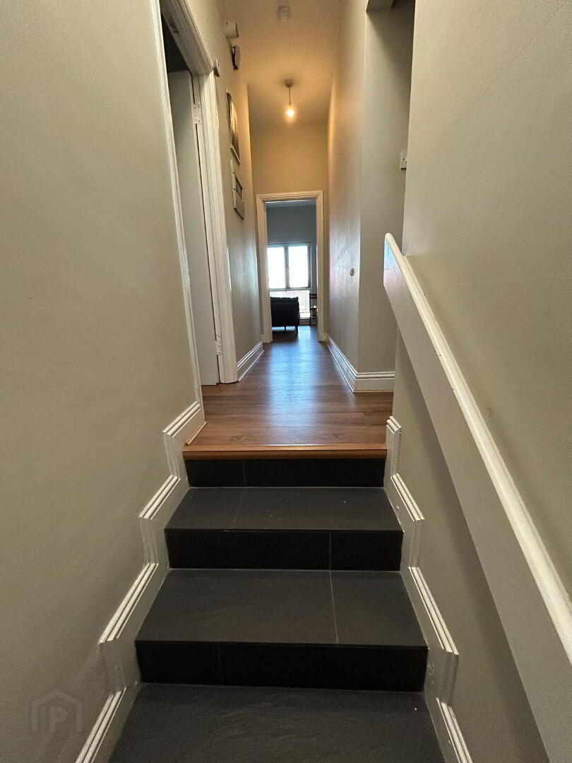 The Penny Hill Apartment, Castle Road 2 of 8