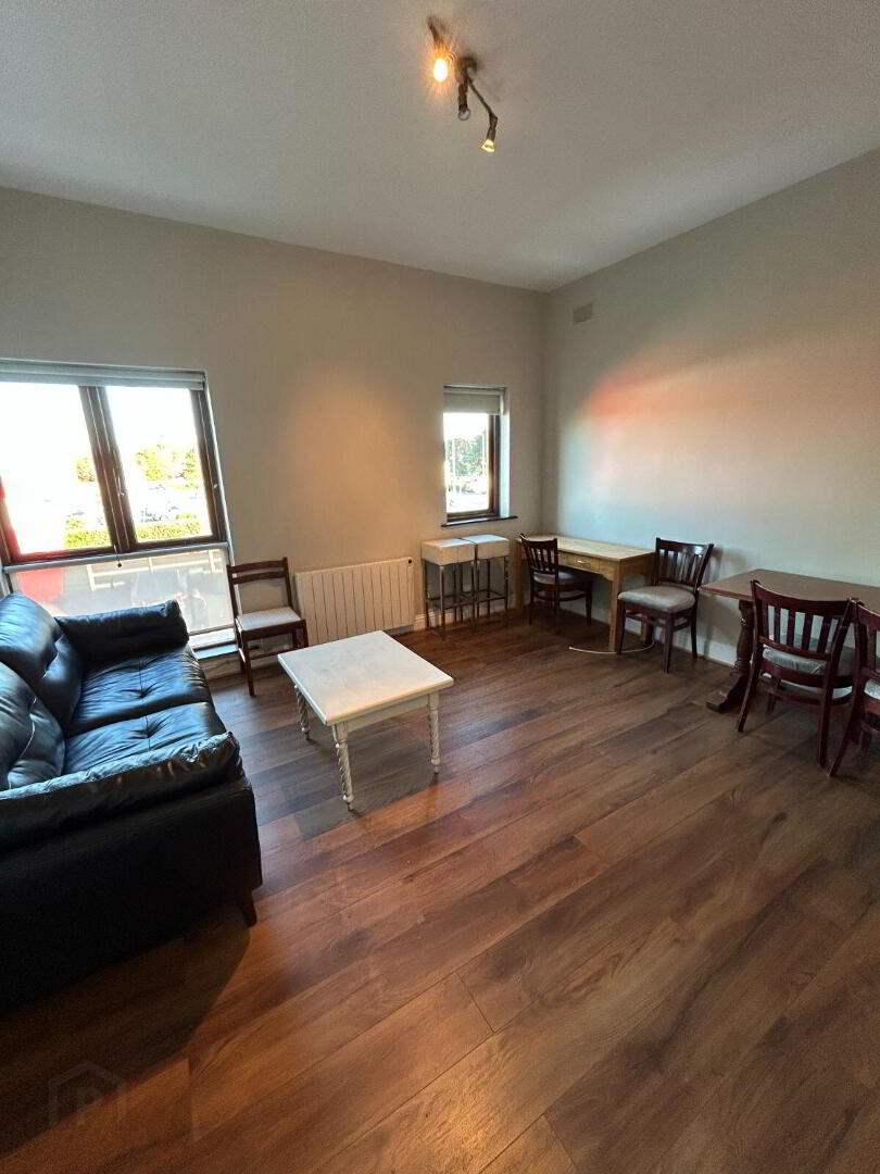 The Penny Hill Apartment, Castle Road 3 of 8