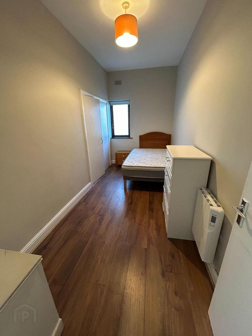 The Penny Hill Apartment, Castle Road 7 of 8