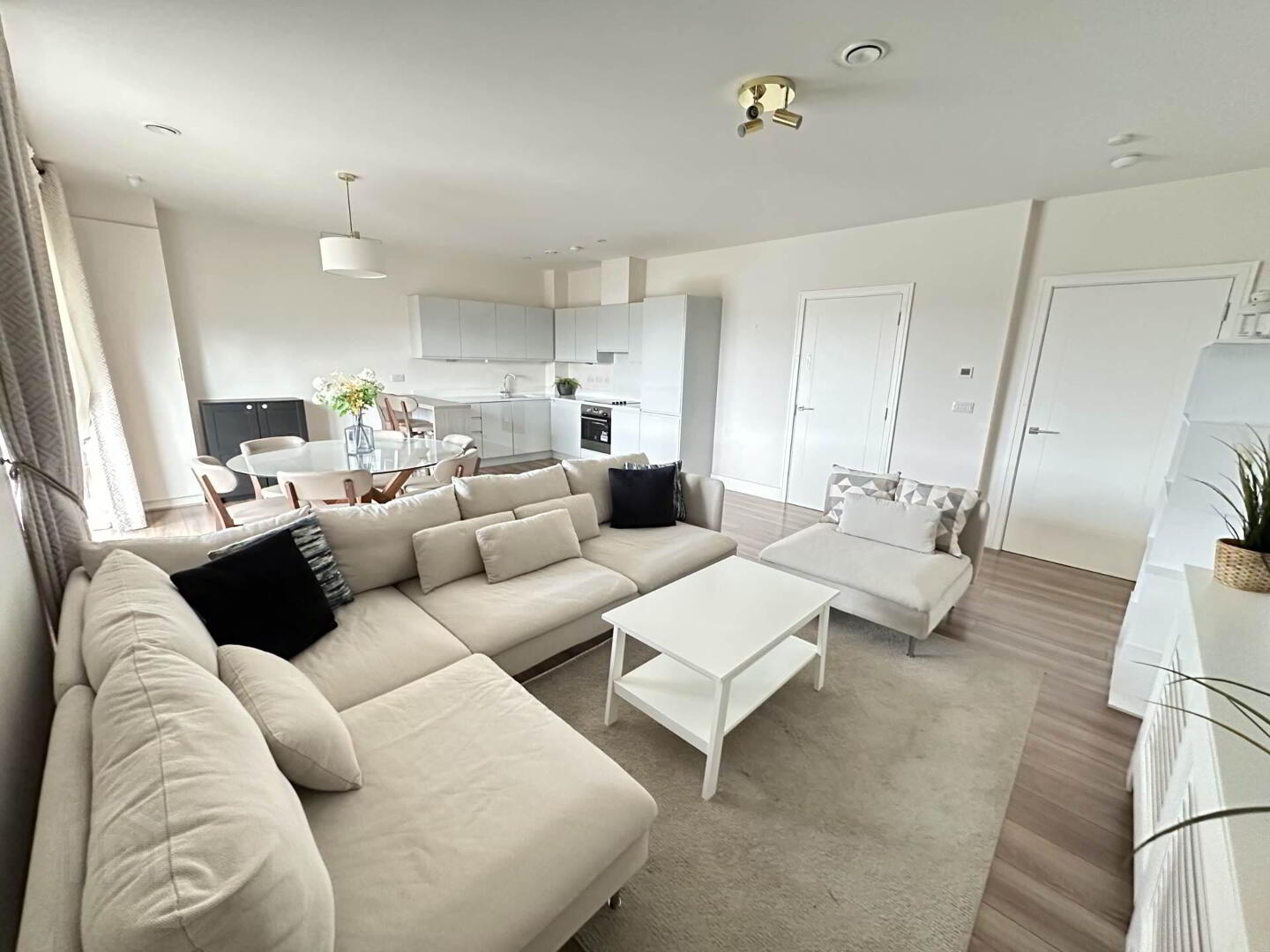 11 Larkfield Hall 2 of 29