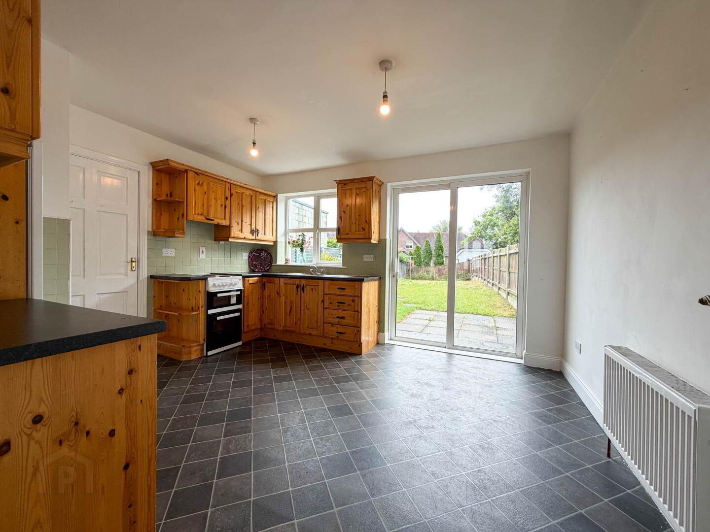 5 Woodfield Park 3 of 16