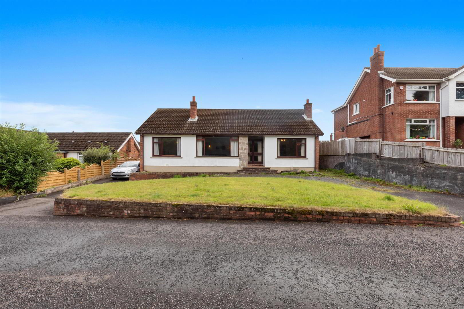 687 Upper Newtownards Road 1 of 20