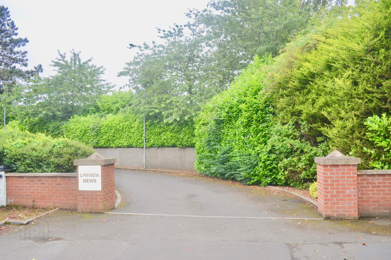 1 Lynview Mews 24 of 25