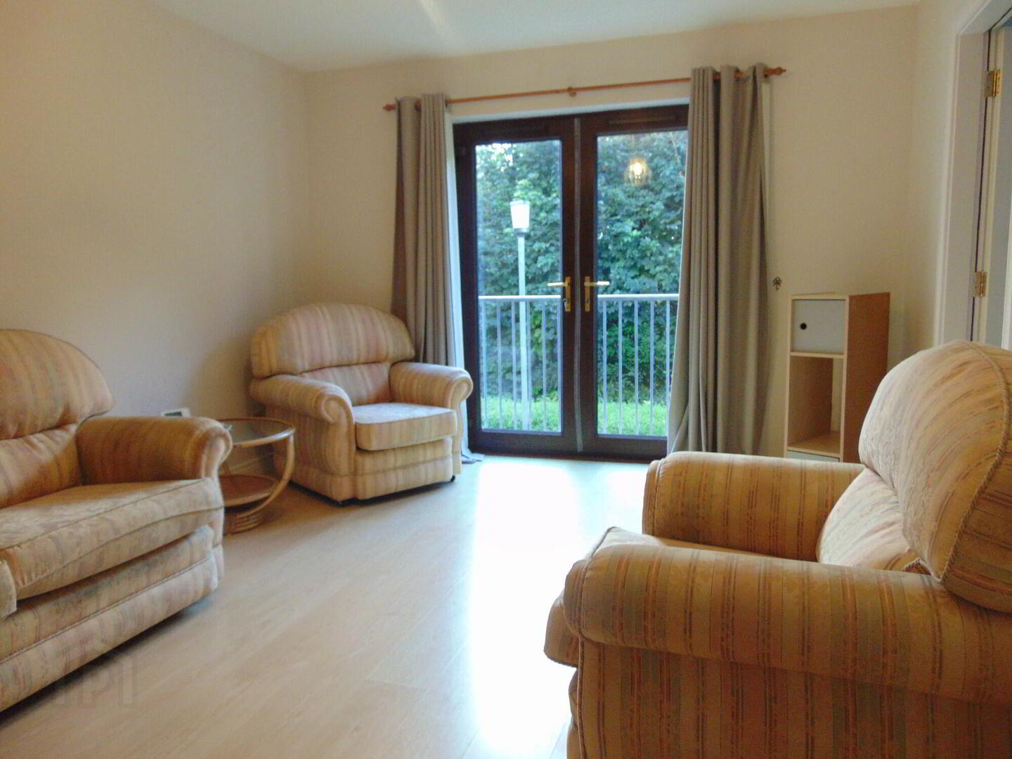 6 Bellevue Court 3 of 16