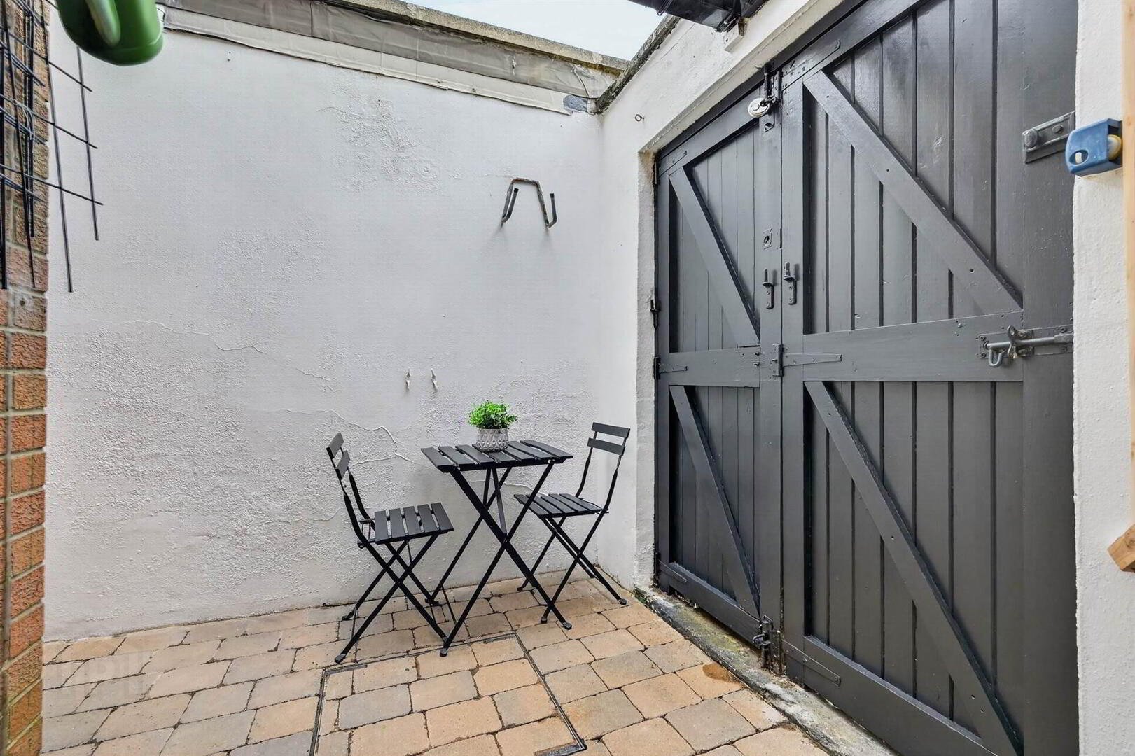 26 Titania Street 22 of 23