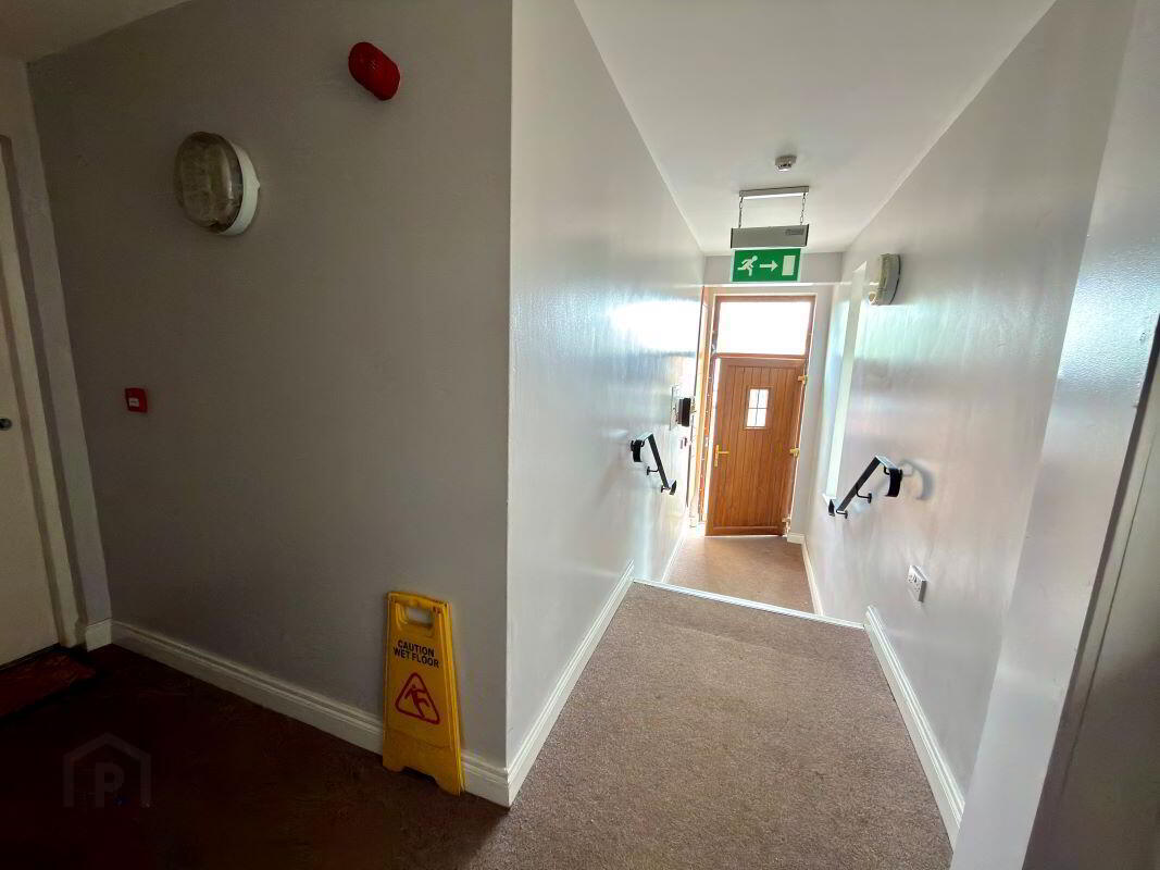 Flat 1, 2 Lower Windsor Avenue 3 of 10