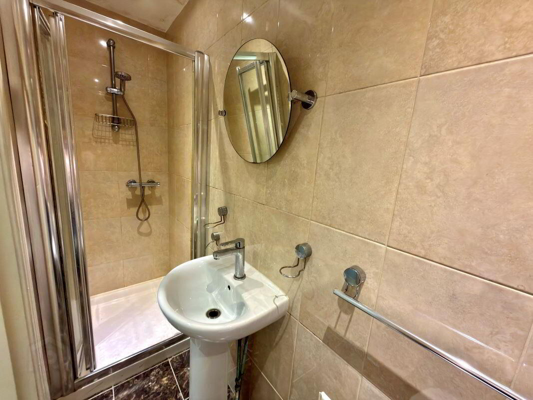 Flat 1, 2 Lower Windsor Avenue 10 of 10
