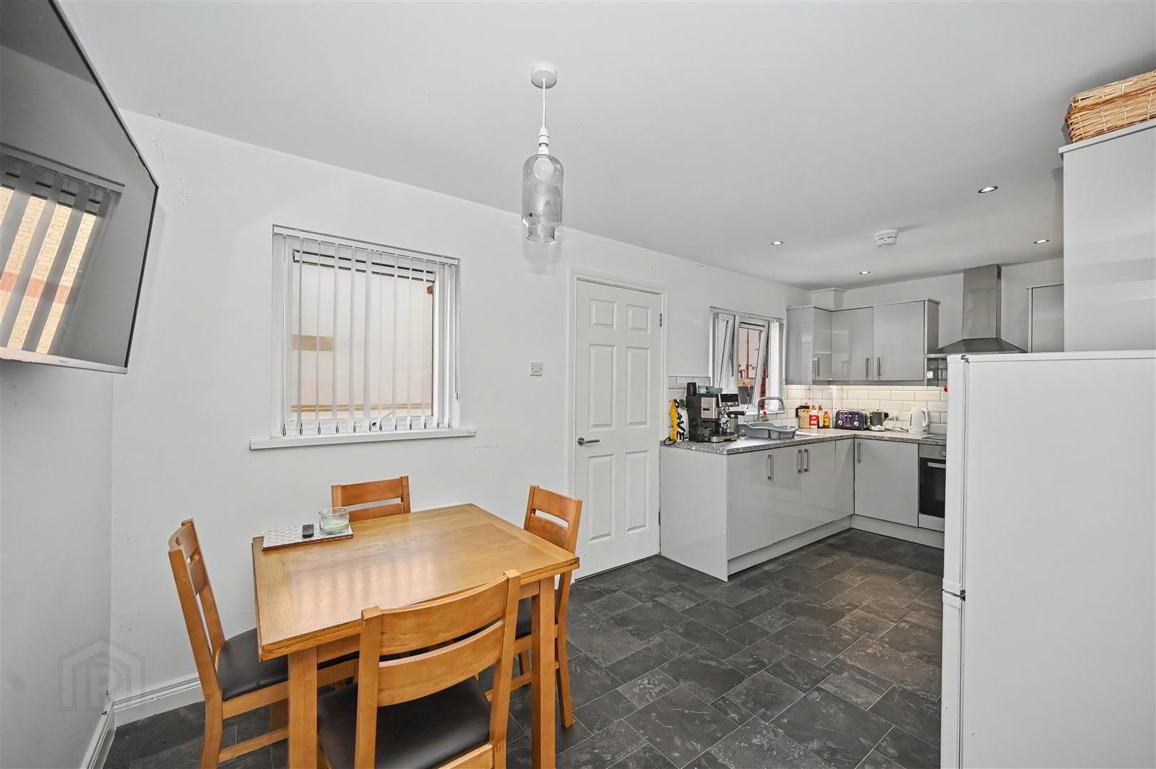 6 Apsley Street 3 of 10