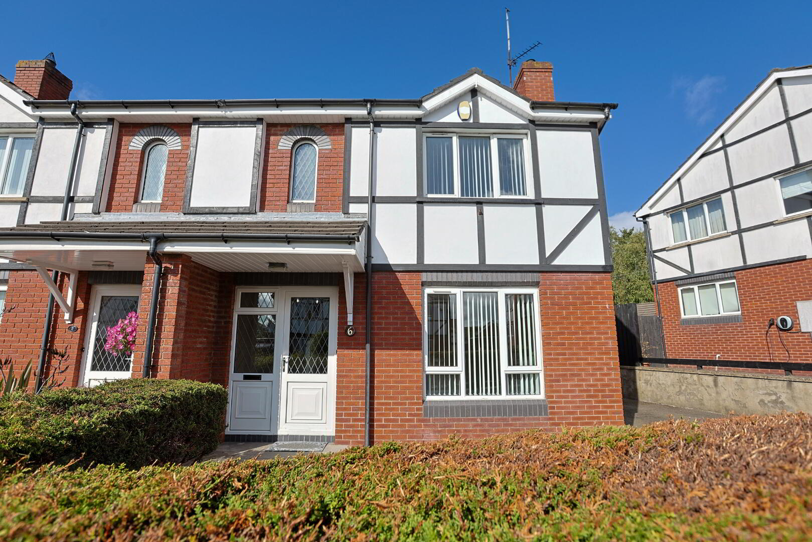 6 Inglewood Lodge 2 of 45