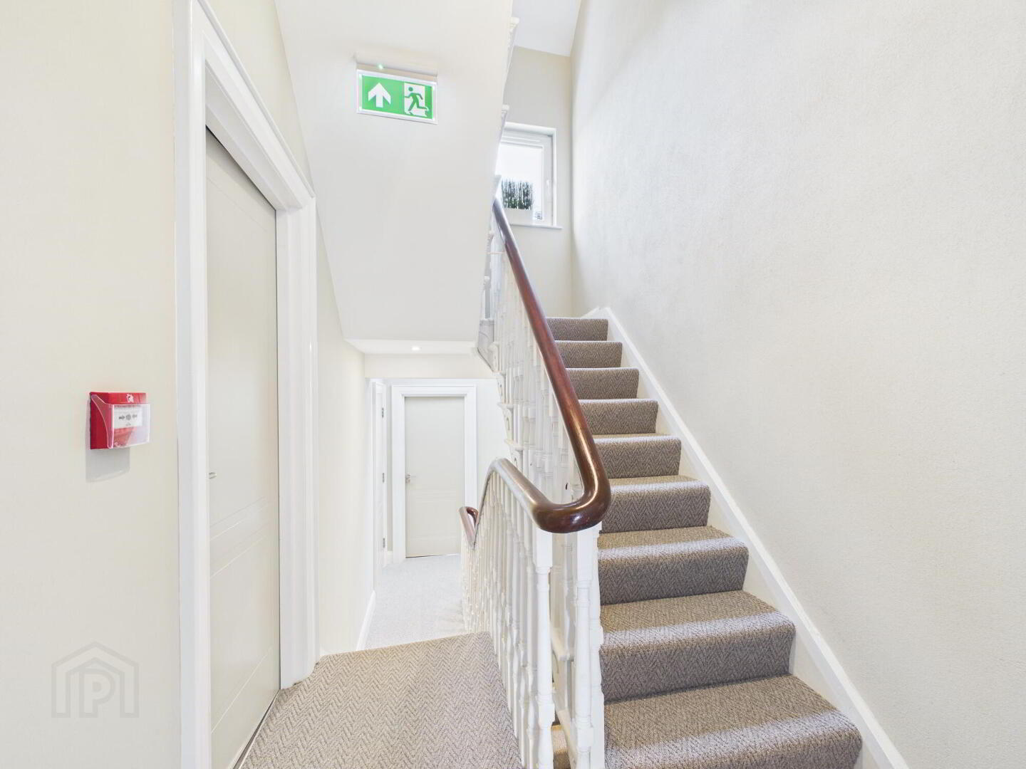 Room 5 The Ashley Collection, Ashley Avenue 9 of 10