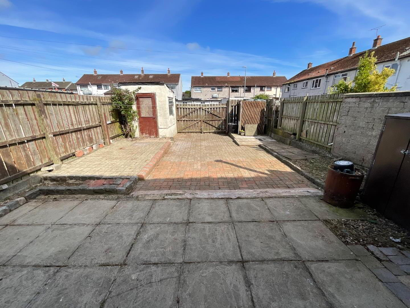 4 The Larches 10 of 11