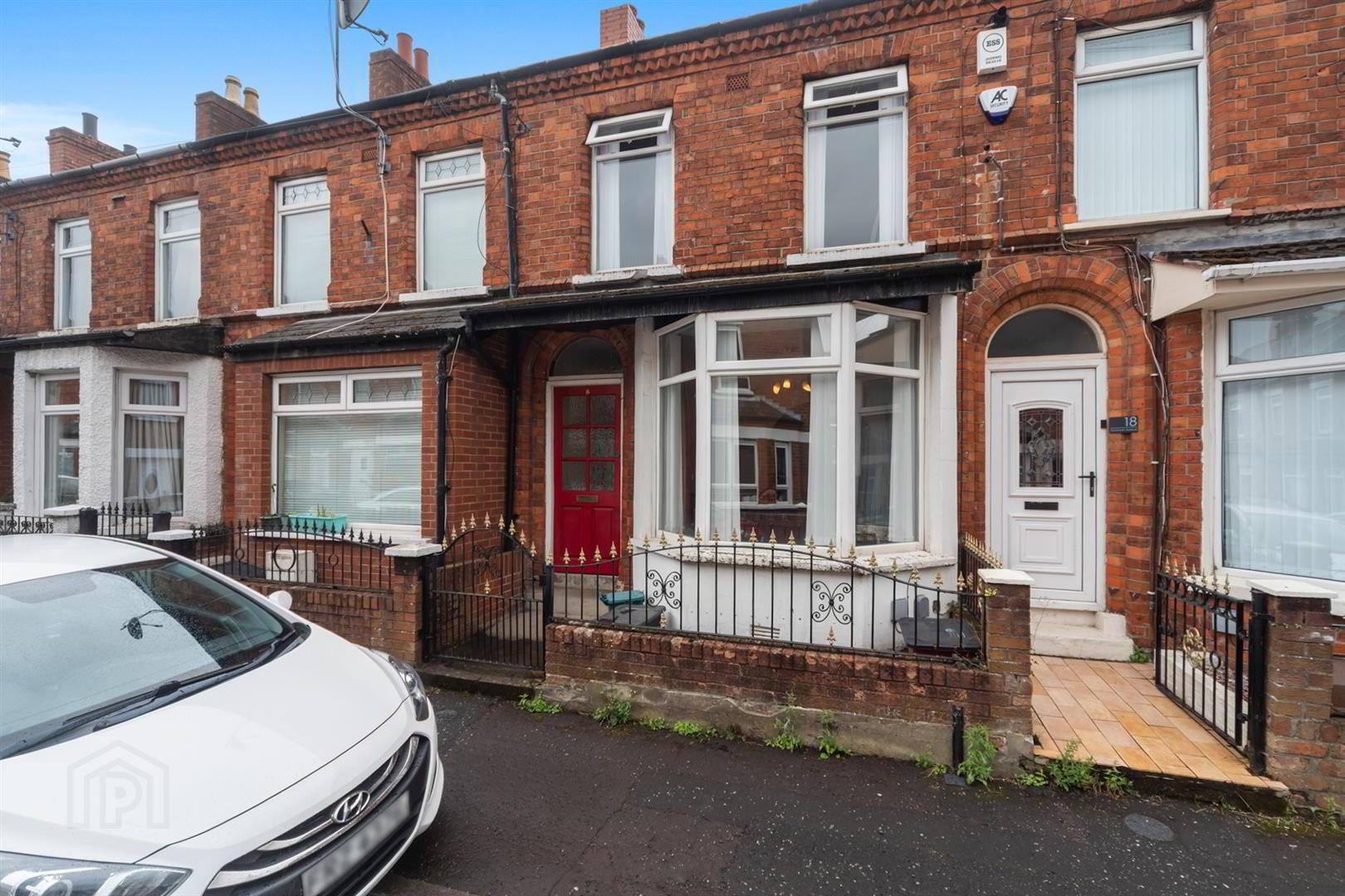 16 Dunraven Avenue 1 of 17