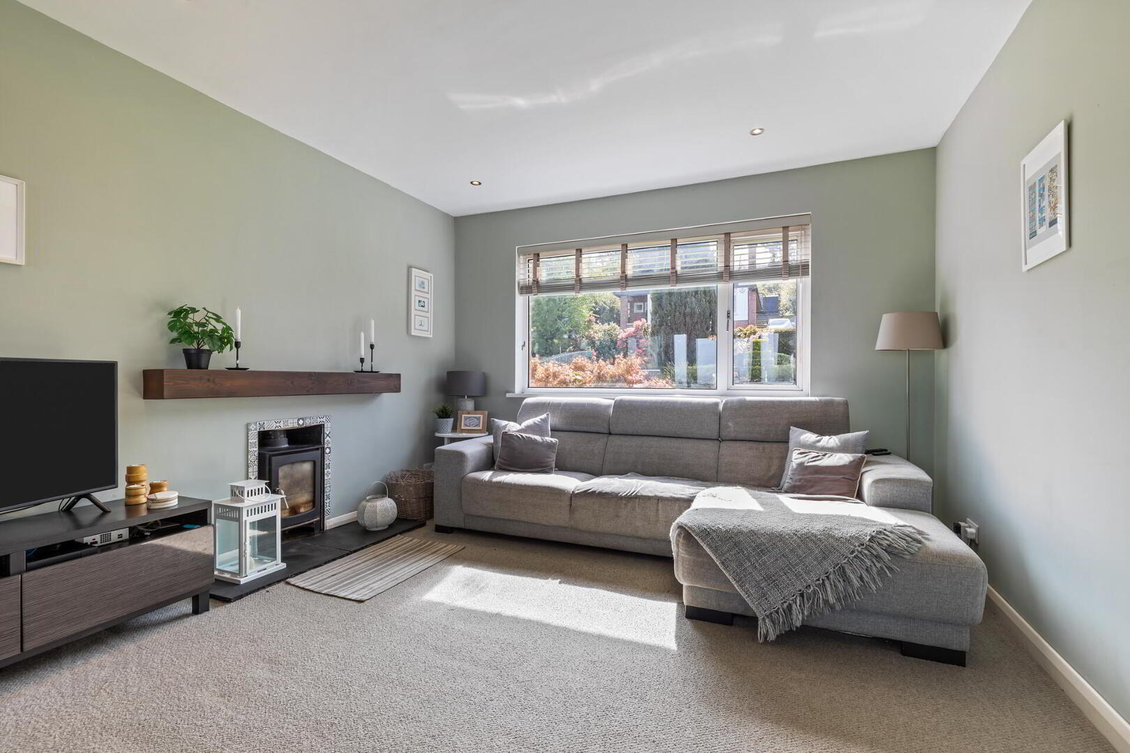 86 Castlemore Avenue 3 of 26