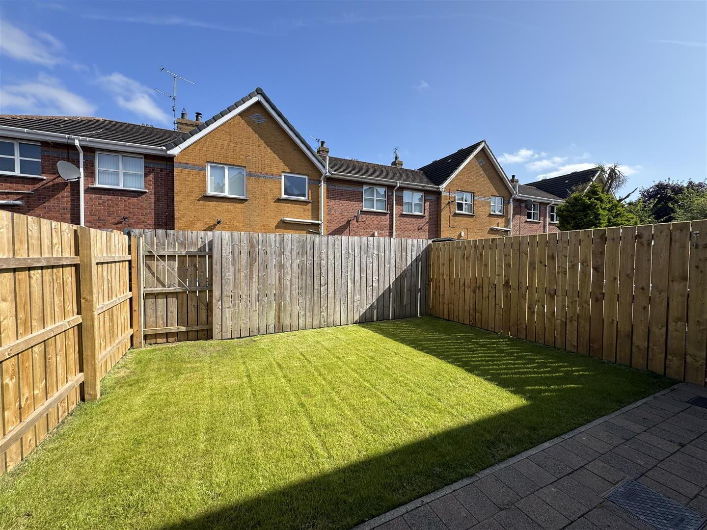 4 Whitethorn Drive 8 of 8