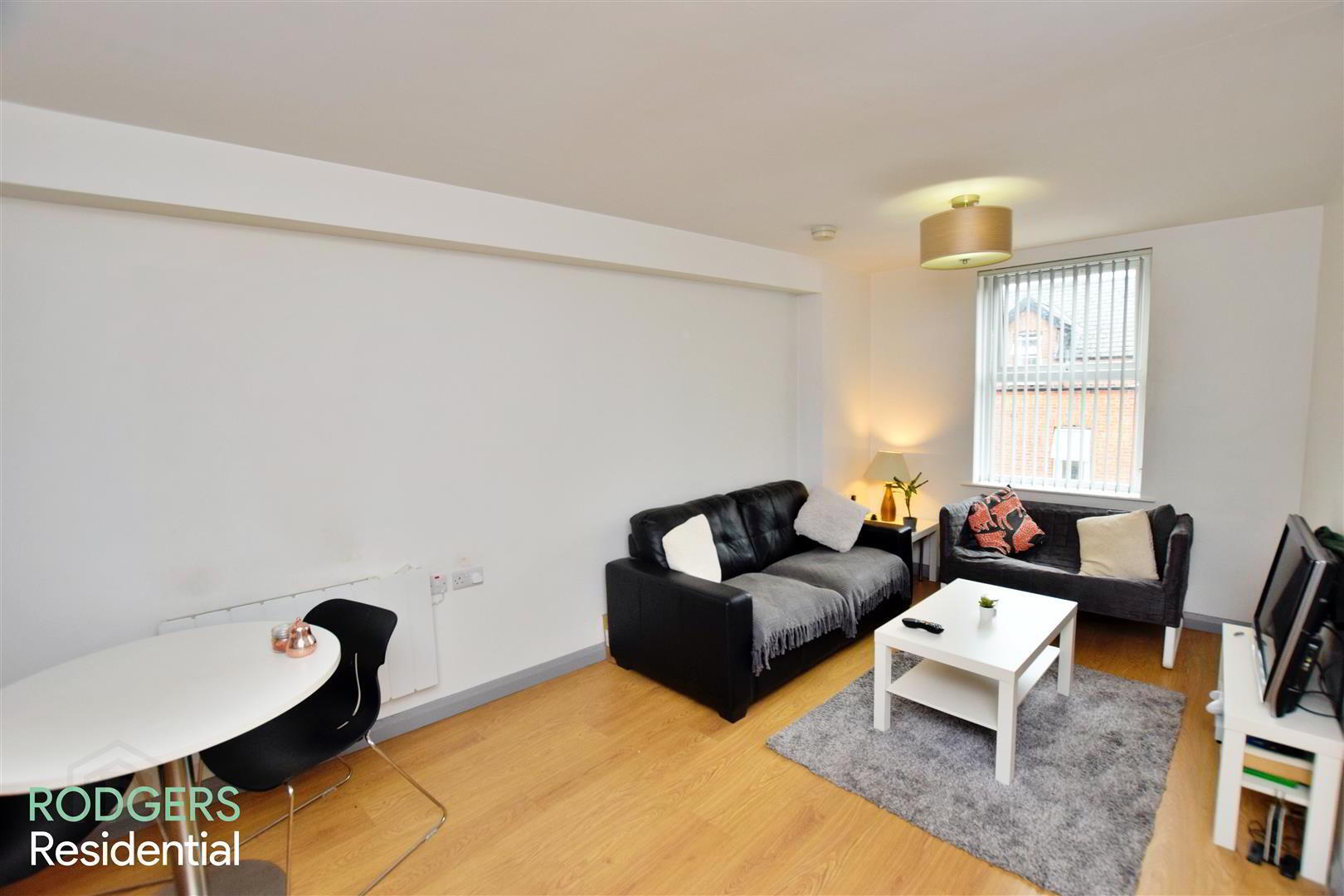 Apt 8, 125 Wellesley Avenue 2 of 7