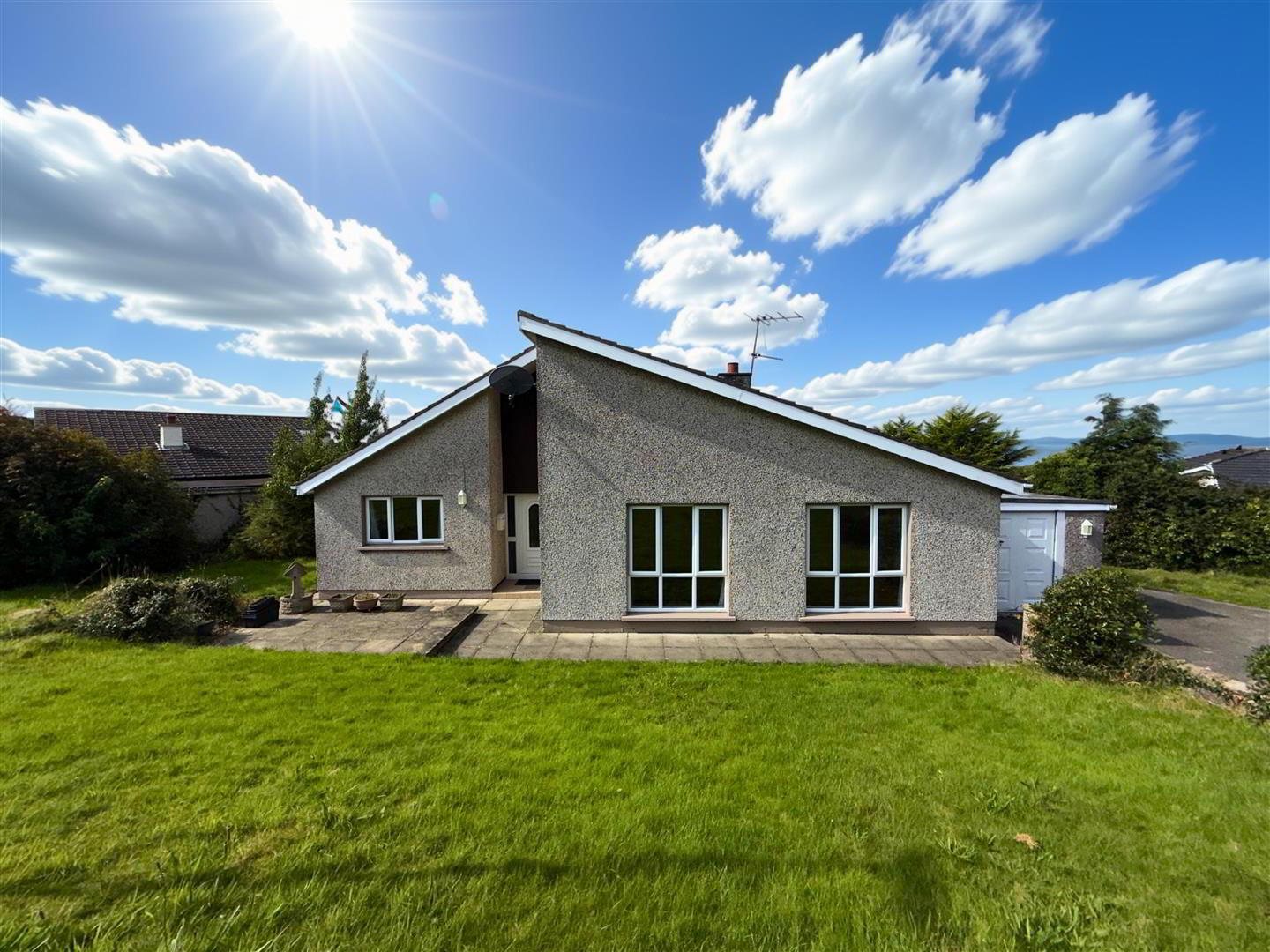3 Briar Hill Gardens 1 of 27