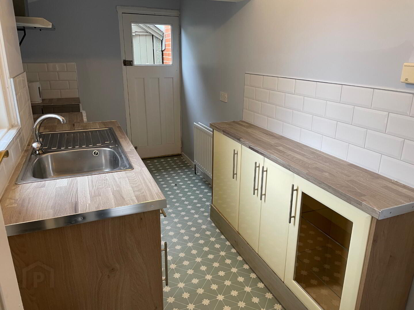 10 Ailesbury Gardens 10 of 10