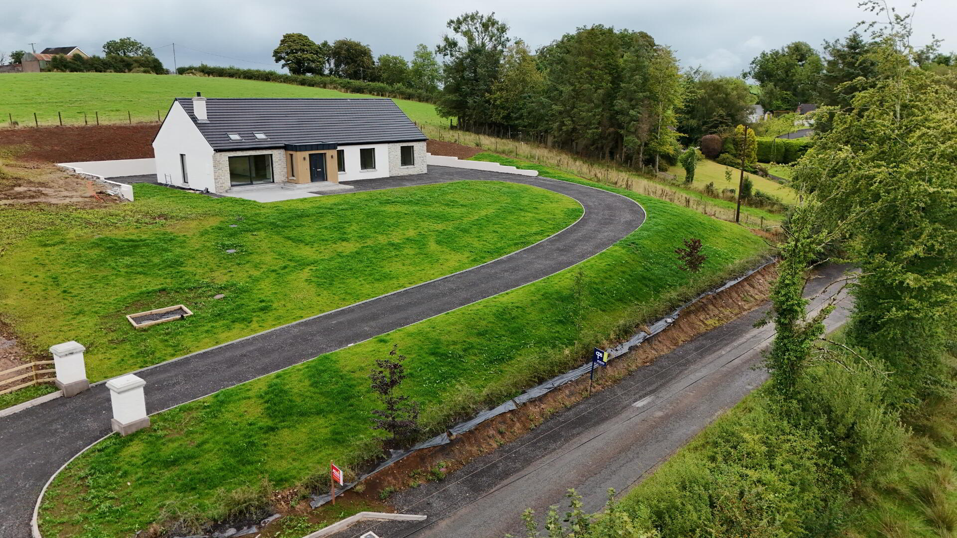 28 Laurelbank Road 3 of 22