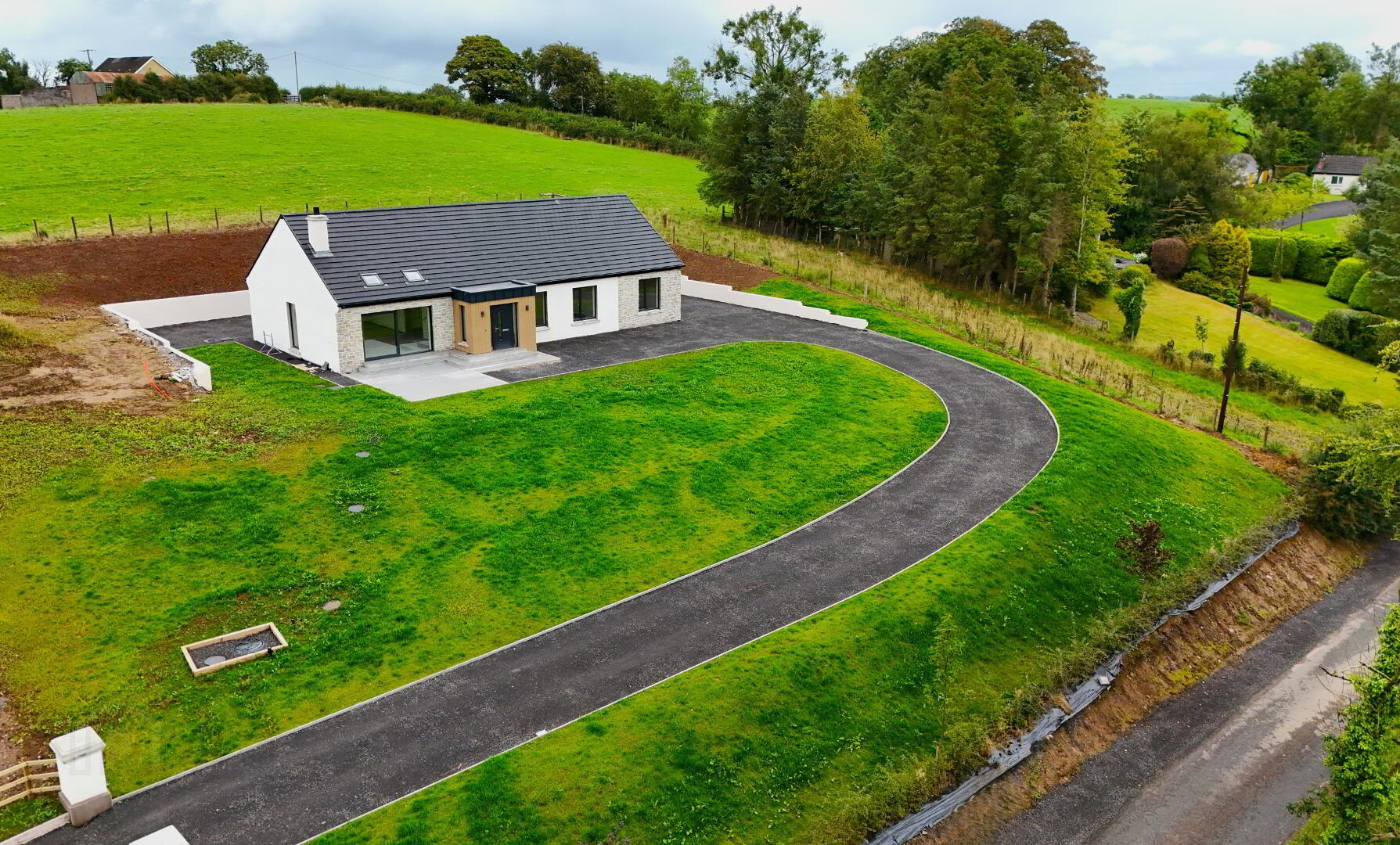 28 Laurelbank Road 1 of 22