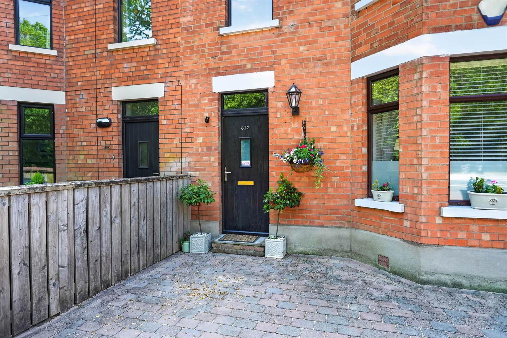 617 Upper Newtownards Road 3 of 34
