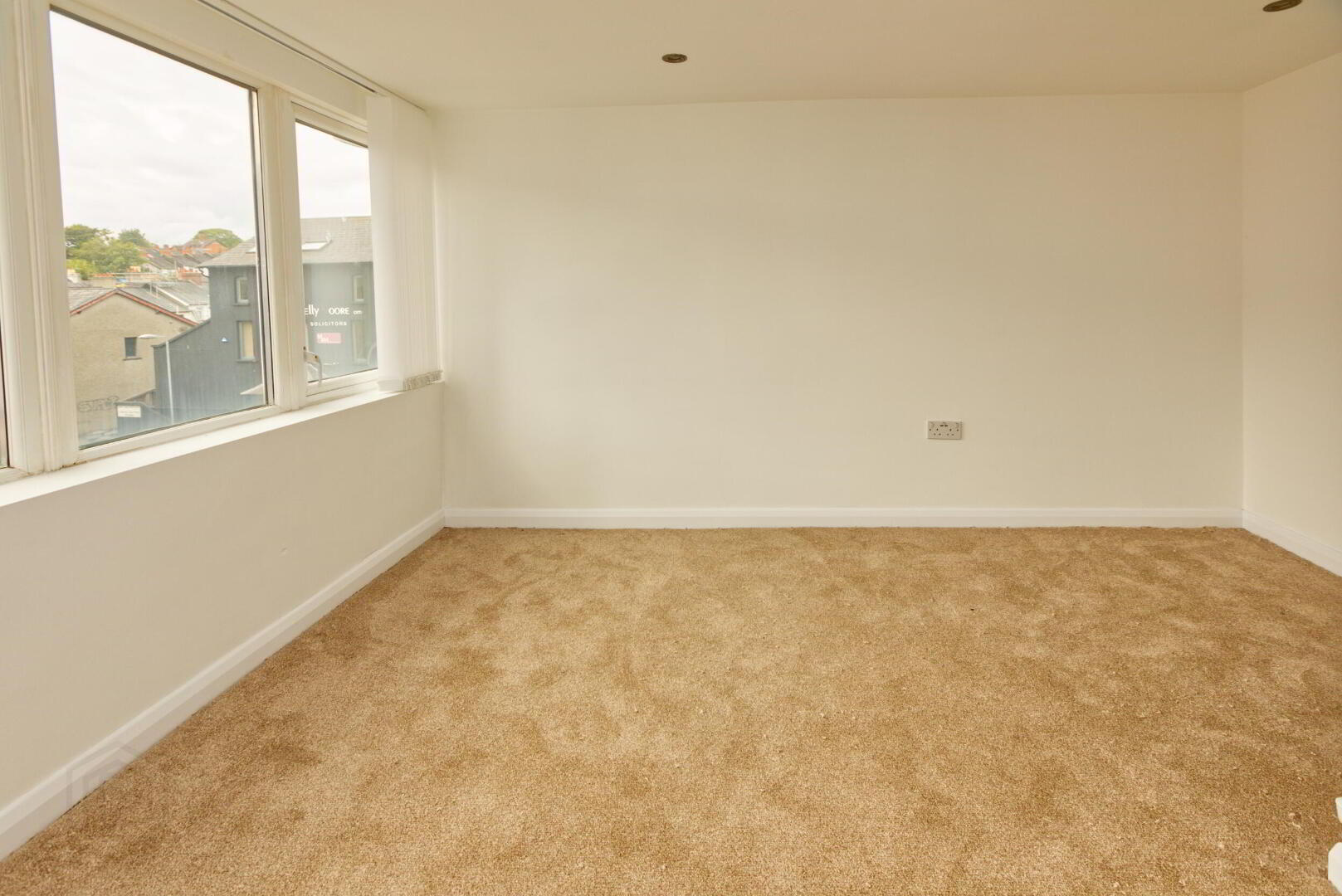 28A Dufferin Avenue 3 of 7