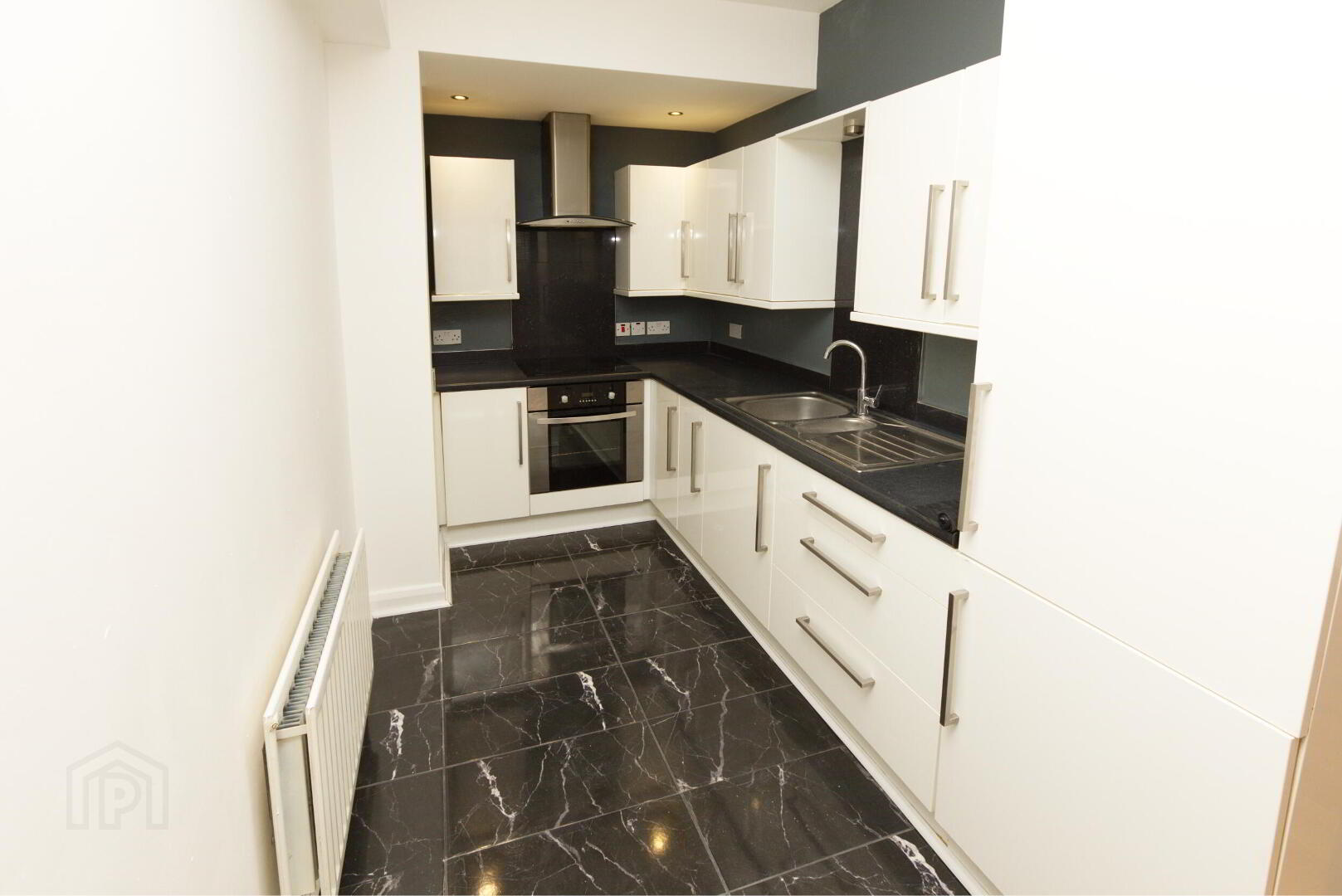 28A Dufferin Avenue 1 of 7