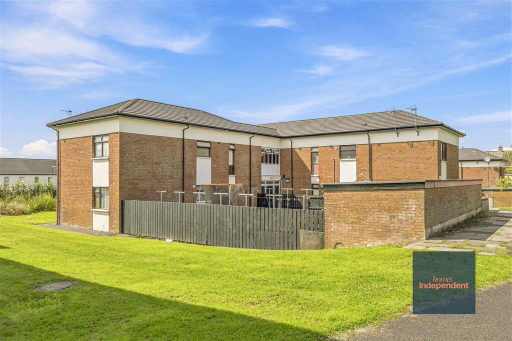 99A Chichester Park East 1 of 26