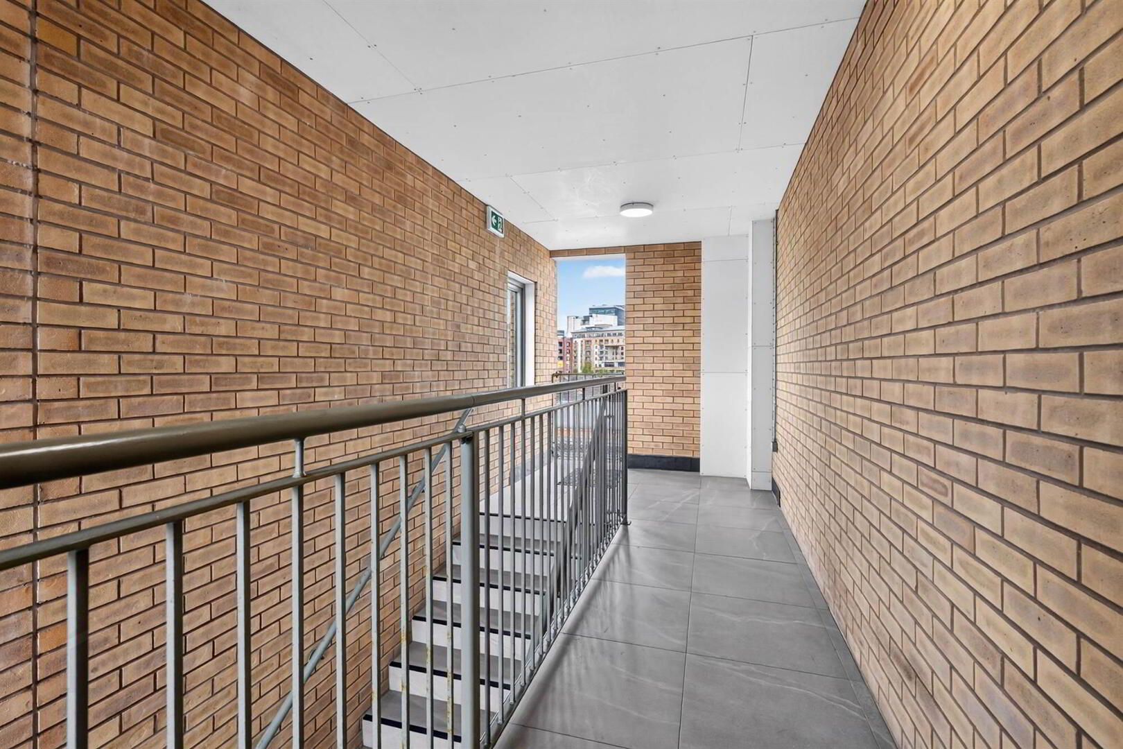 Apt8, 31 Apsley Street 12 of 13
