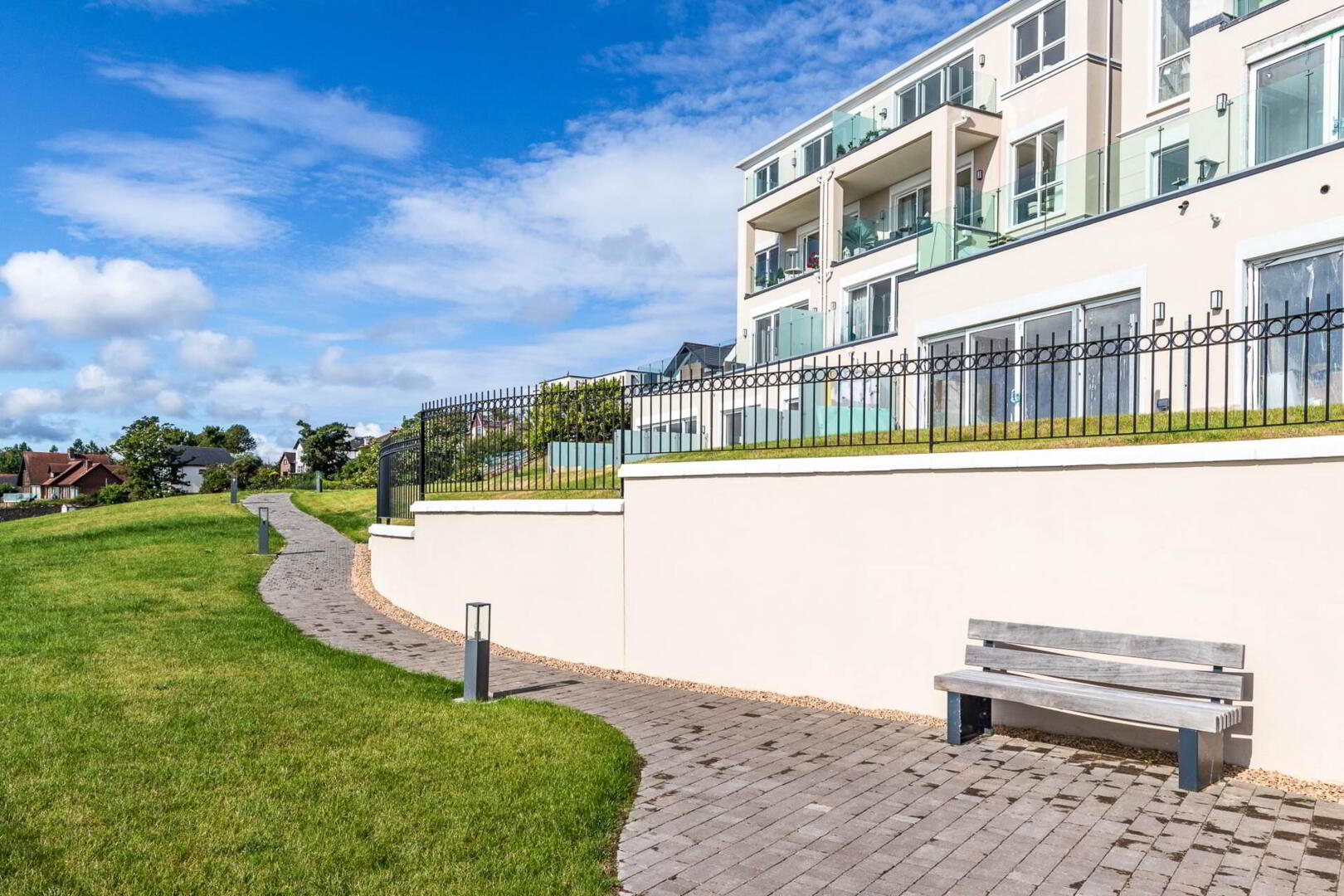 Apt 6, 79b Shore Road 3 of 49