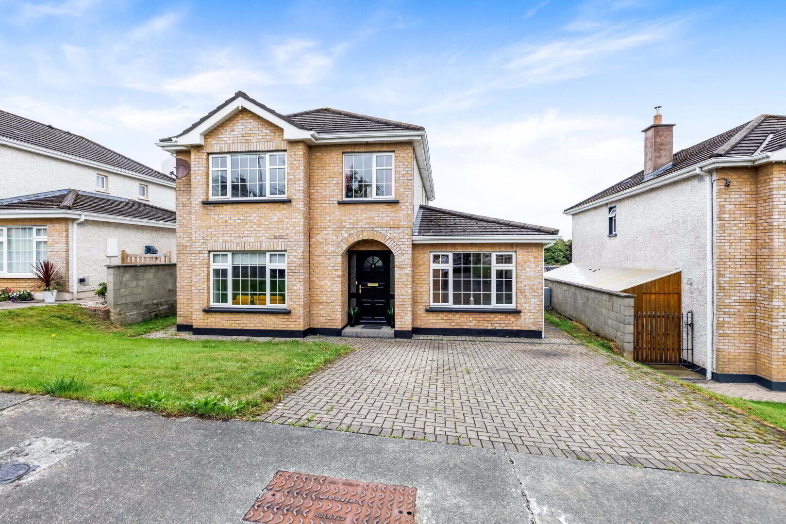 9 Flower Hill 1 of 23