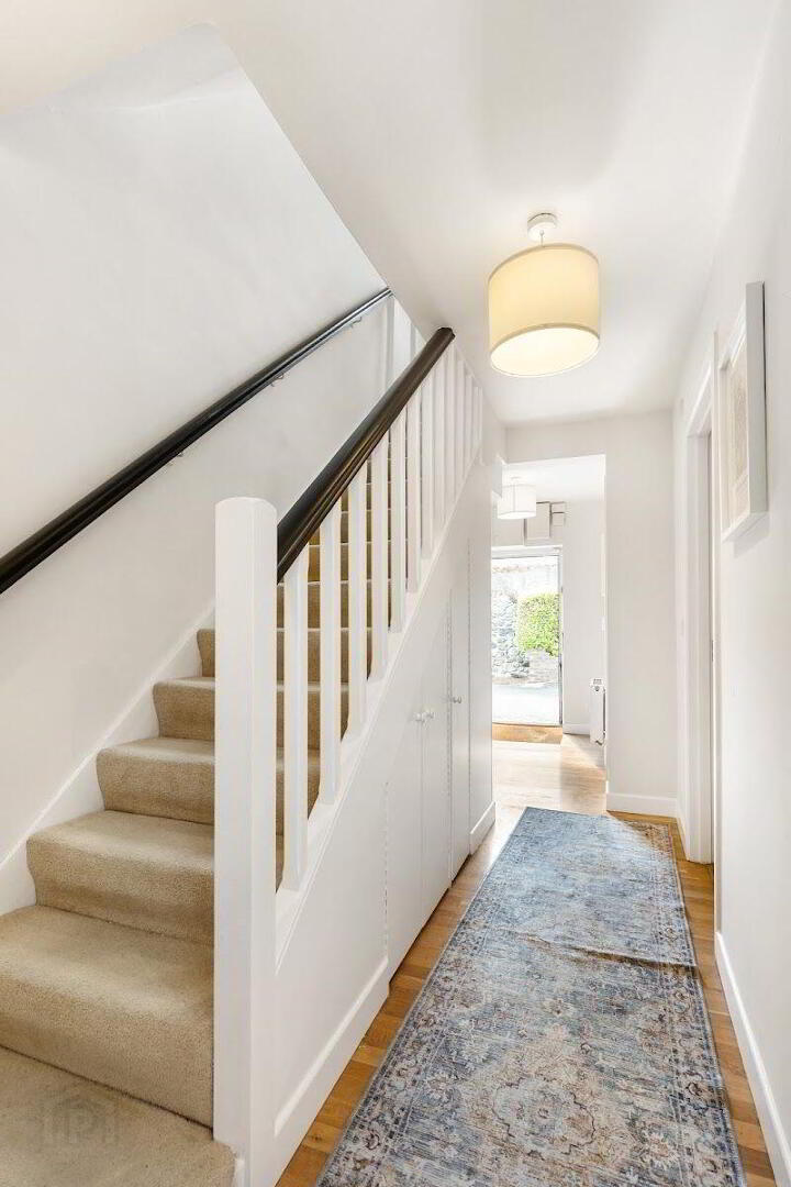 9 Brusna Cottages 2 of 24