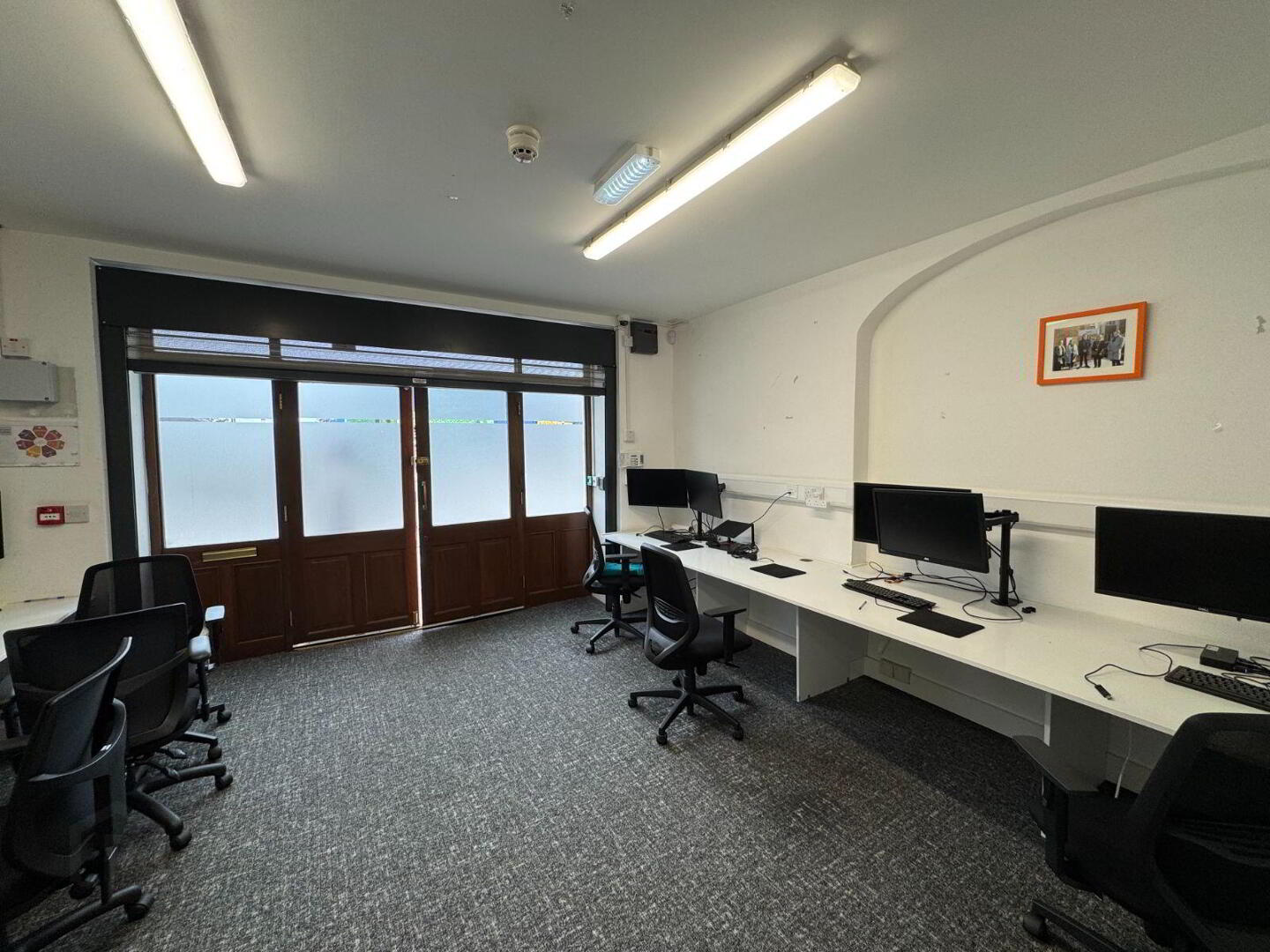 Unit 2, 17 Church Street 2 of 4