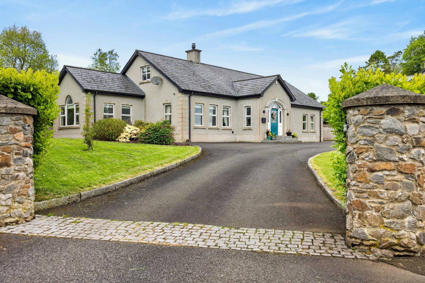 64 Knowehead Road 1 of 38