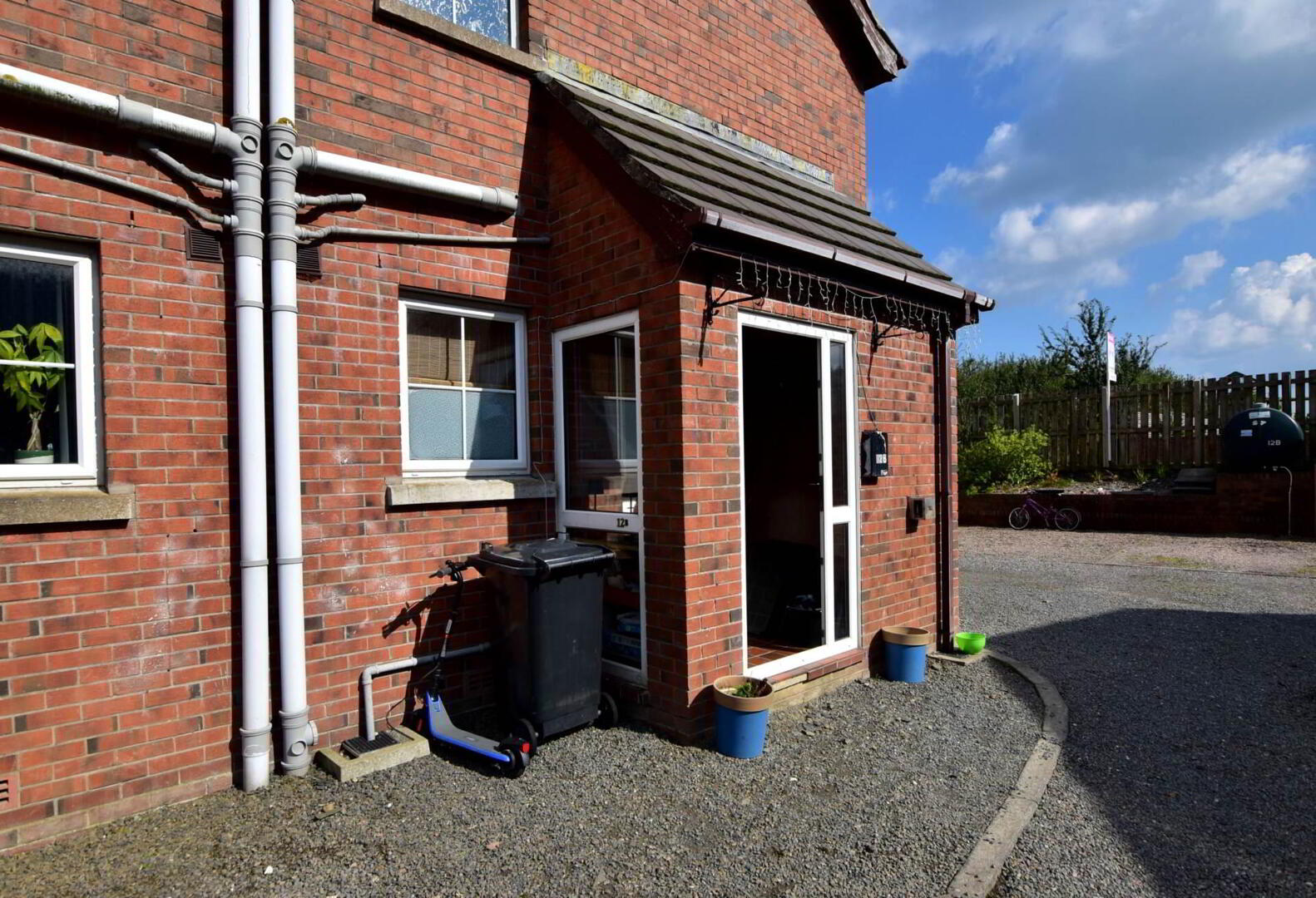 12b Millbank Crescent 2 of 5