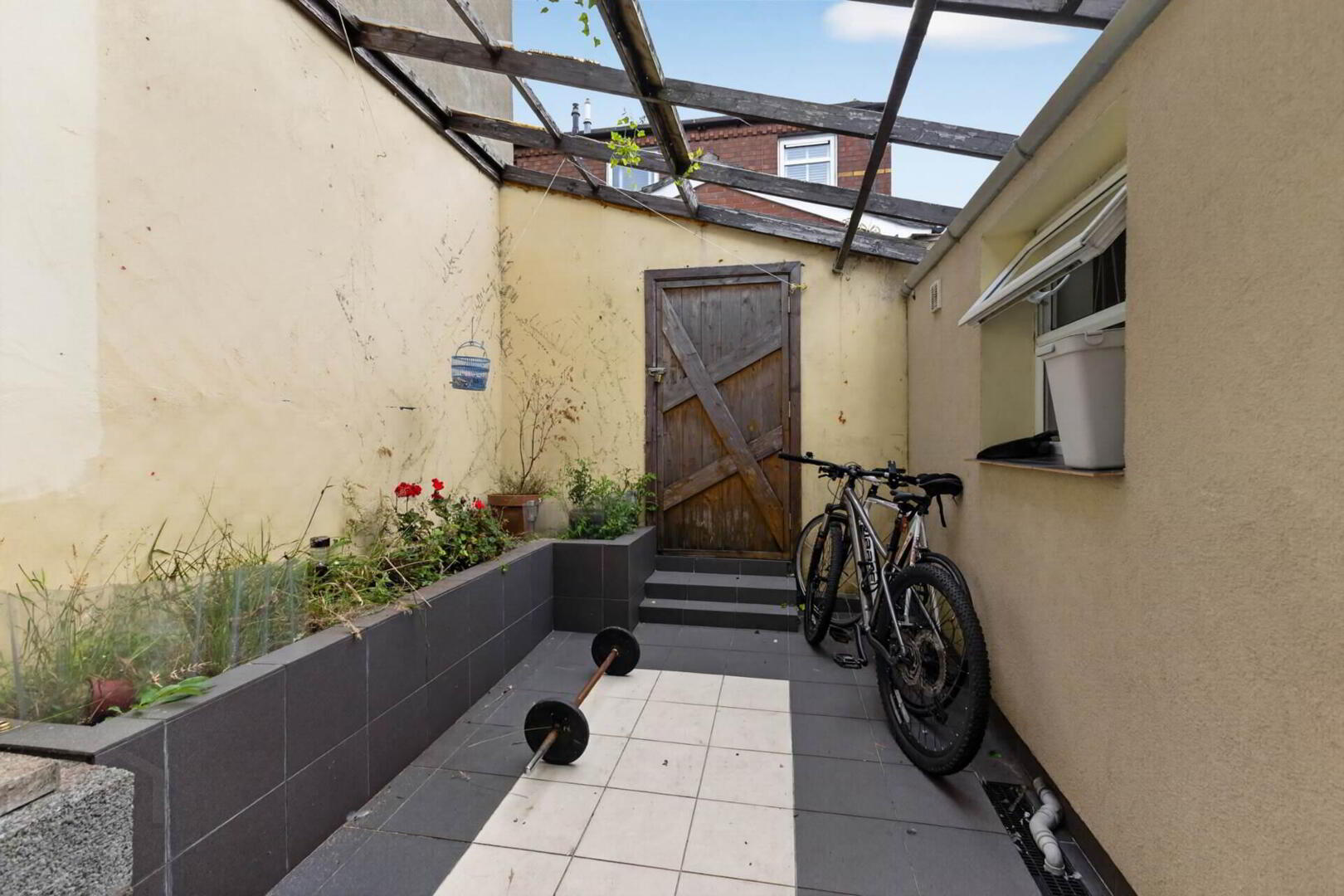 102 Imperial Street 24 of 25
