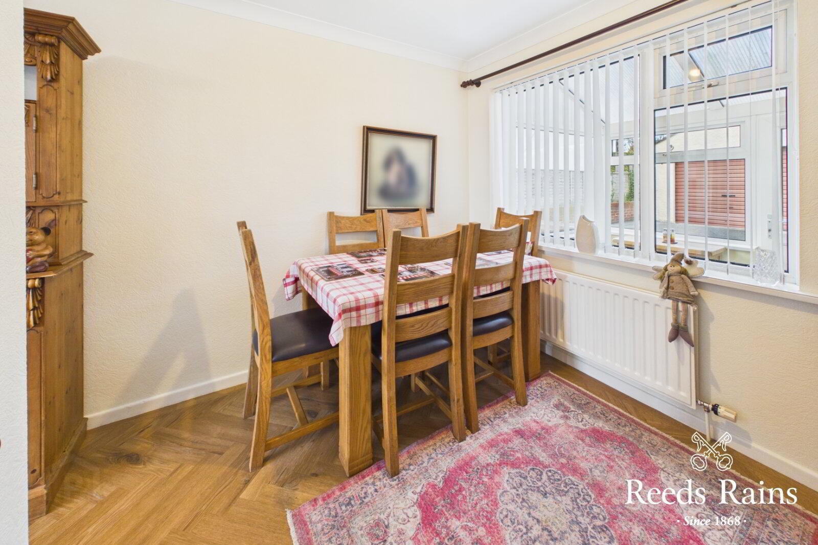 13 Londonderry Road 3 of 20