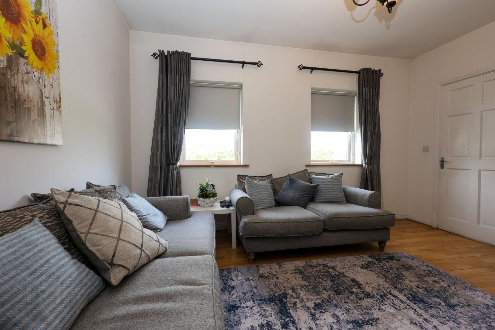 Hillview 3 of 25