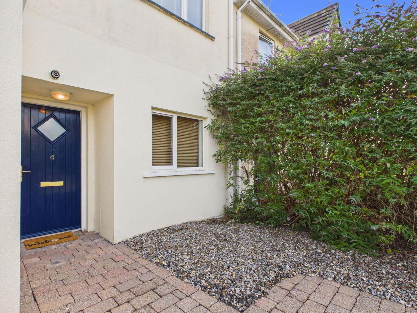 4 Willow Bank 3 of 19