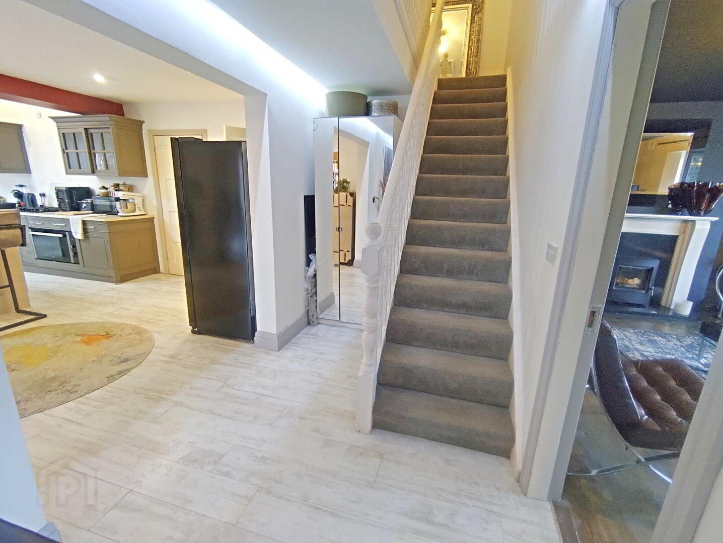22 Woodfield Park 3 of 31