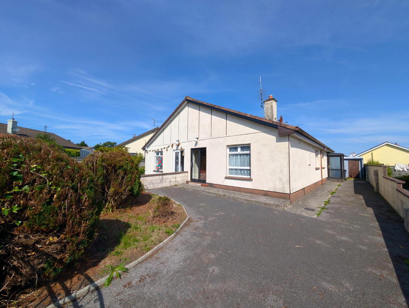 4 Larch Hill 1 of 15