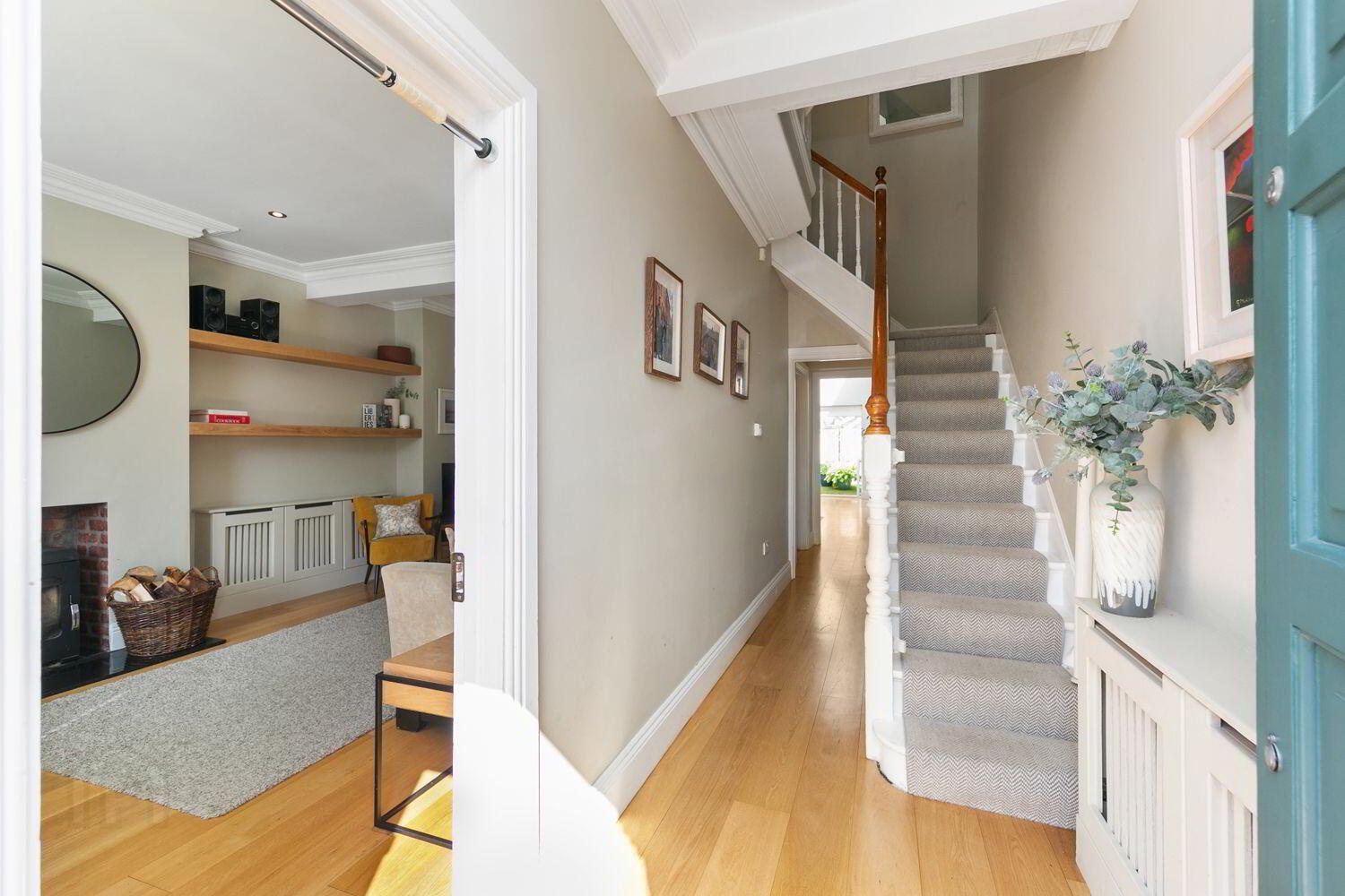 6 Merton Avenue 2 of 19