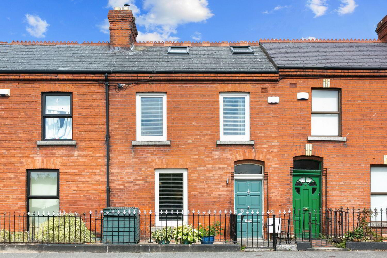 6 Merton Avenue 1 of 19