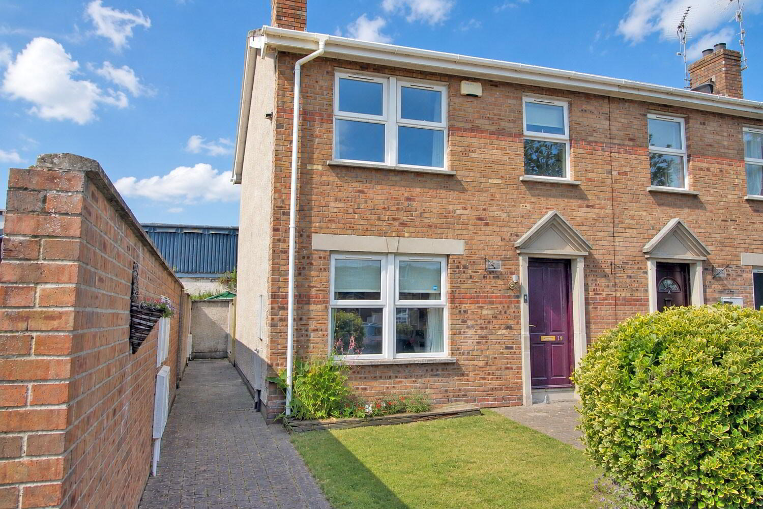 19 Marys Court 1 of 12