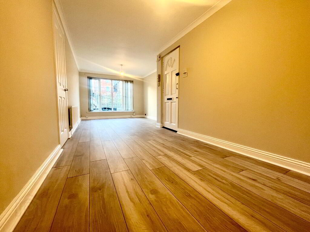 1, 37 Brookvale Court 2 of 7