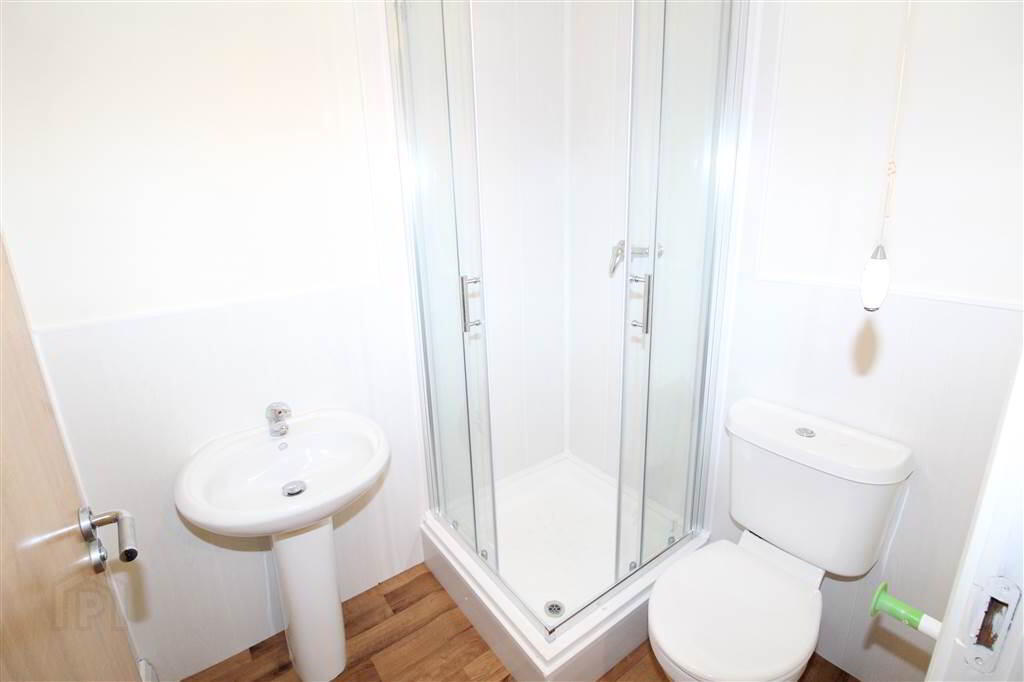 Apt 5 30, Chatsworth Street 7 of 8